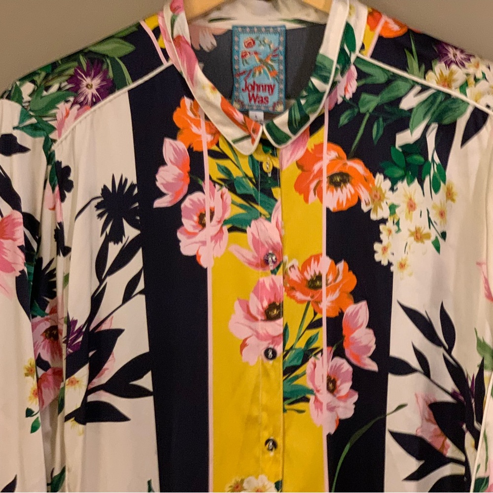 Johnny Was Andrea Silk Button Down Blouse Size L - Picture 7 of 16